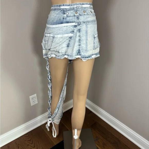 AKIRA Asymmetrical Denim Cargo Skirt w/ Attached Pant Leg Y2K Streetwear S/M NWT - Picture 3 of 4